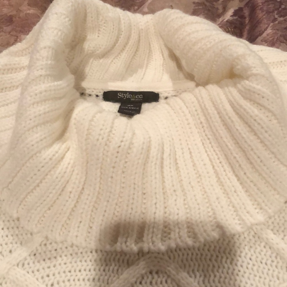 Sweater - Picture 2 of 4